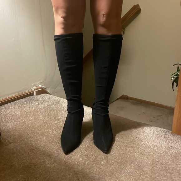 Sexy Black high boots. Size 7.5. Brand: Madison Studio. - Picture 4 of 6